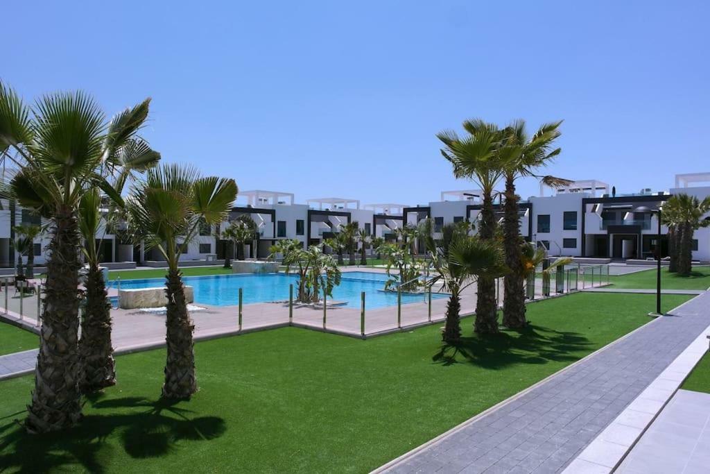 Oasis Beach IX Puntaprima Lejlighed Torrevieja Eksteriør billede